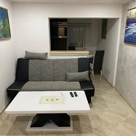 Marshal شقة بوسانسكا كروبا