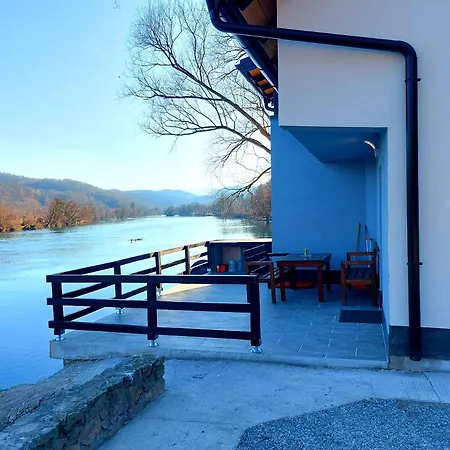 Marshal * Босанска-Крупа